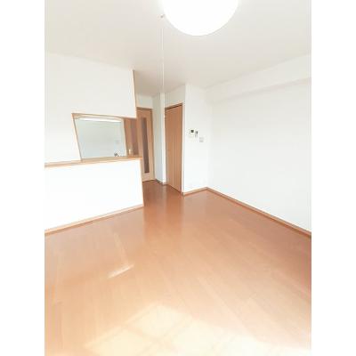 メゾン南 205【管理NO：1-014368901-02050】 2026年08月中旬入居可能の物件写真2