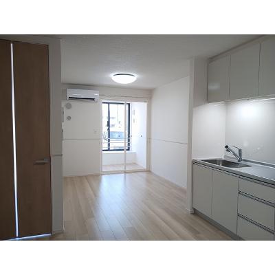 ブリス　エイエム　Ⅰ 103【管理NO：1-027635001-01030】 ★家具家電は申し込み後に搬入します★の物件写真2