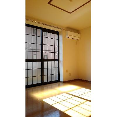 アーバンホワイトタナカⅡ 102【管理NO：1-011092301-01020】 ★家具家電は申し込み後に搬入します 2026年07月下旬入居可能の物件写真2