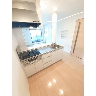 メゾン上野 202【管理NO：1-023190001-02020】 ★家具家電は申し込み後に搬入します 2026年08月上旬入居可能の物件写真3