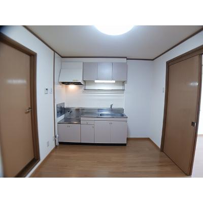 オランダ村Ｂ 213【管理NO：1-007752402-01030】 2026年08月中旬入居可能の物件写真3