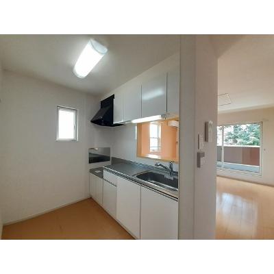 ポポラーレⅣ 201【管理NO：1-020424702-02010】 ★家具家電は申し込み後に搬入します 2026年08月上旬入居可能の物件写真3