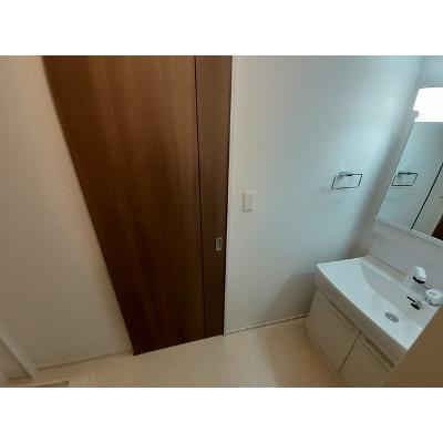カーチス 203【管理NO：1-027373801-02030】 ★家具家電は申し込み後に搬入します 2026年08月上旬入居可能の物件写真6