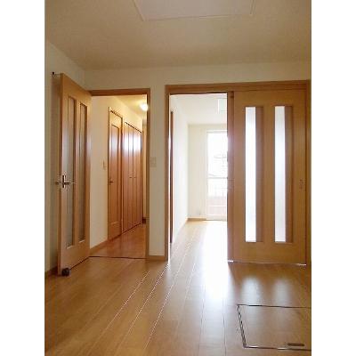 フローラルⅠ 101【管理NO：1-012322601-01010】 ★家具家電は申し込み後に搬入します★の物件写真2