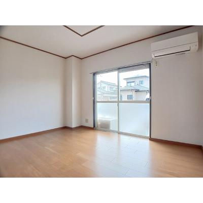 ロイヤルヒルズ 102【管理NO：1-004173001-01020】 ★家具家電は申し込み後に搬入します 2026年09月中旬入居可能の物件写真2