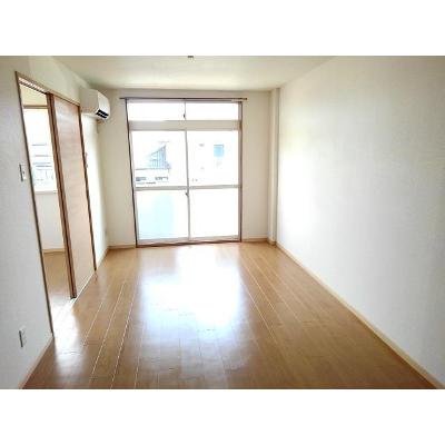 アーバンサクライＡ棟 201【管理NO：1-004301901-02010】 ★家具家電は申し込み後に搬入します 2026年09月上旬入居可能の物件写真2
