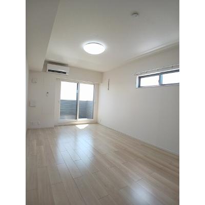 ラ・ヴィアンローズ 304【管理NO：1-025585301-03040】 ★家具家電は申し込み後に搬入します 2026年08月中旬入居可能の物件写真2