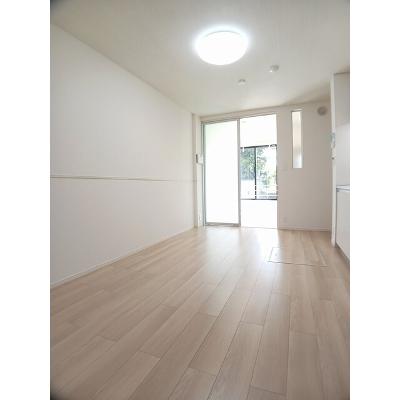 プラネット 102【管理NO：1-028126201-01020】 ★家具家電は申し込み後に搬入します★の物件写真2