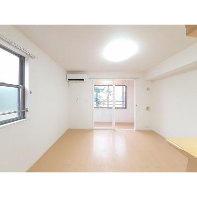イースト　スプリング 201【管理NO：1-017525101-02010】 ★家具家電は申し込み後に搬入します 2026年07月中旬入居可能の物件写真2