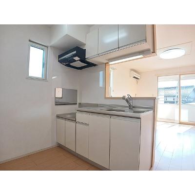 イーザ 202【管理NO：1-017049201-02020】 ★家具家電は申し込み後に搬入します★の物件写真3