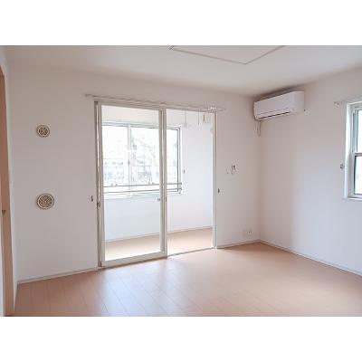 グロワールパレスＡ 101【管理NO：1-019927201-01010】 ★家具家電は申し込み後に搬入します★ ★2026年12月中旬入居可能★の物件写真2