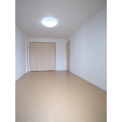 プラシードⅡ 302【管理NO：1-019991701-03020】 ★家具家電は申し込み後に搬入します 2026年08月上旬入居可能の物件写真2