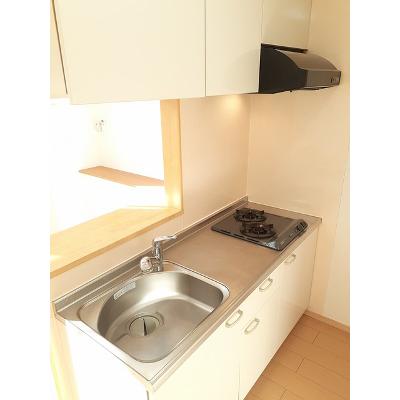 アンベリー 202【管理NO：1-016596101-02020】 ★家具家電は申し込み後に搬入します 2026年08月中旬入居可能の物件写真3