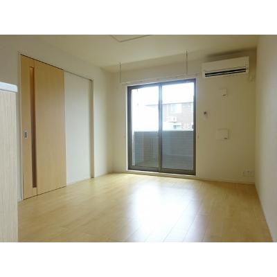 リベルテ　Ⅱ 101【管理NO：1-022741802-01010】 ★家具家電は申し込み後に搬入しますの物件写真2