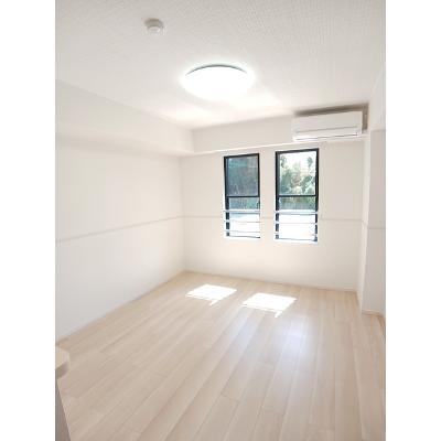 フルール彦根 201【管理NO：1-027998901-02010】 ★家具家電は申し込み後に搬入します★の物件写真2