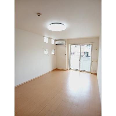 ヒルサイド福井 101【管理NO：1-018504401-01010】 ★家具家電は申し込み後に搬入しますの物件写真2