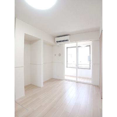 レゾナンス 101【管理NO：1-027891201-01010】 ★家具家電は申し込み後に搬入します★の物件写真2