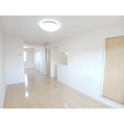 エクスクルーシブⅢ 303【管理NO：1-021978503-03030】 ★家具家電は申し込み後に搬入しますの物件写真2