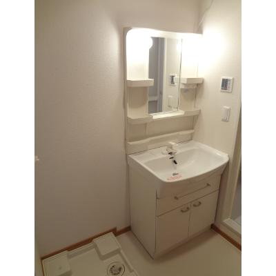 アイリス 102【管理NO：1-014925001-01020】 ★家具家電は申し込み後に搬入します★の物件写真6