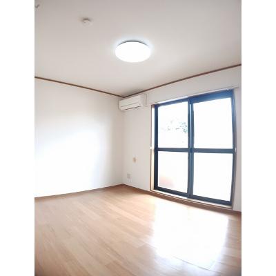 ジュネス黒髪 305【管理NO：1-010512201-03040】 ★家具家電は申し込み後に搬入します★の物件写真2