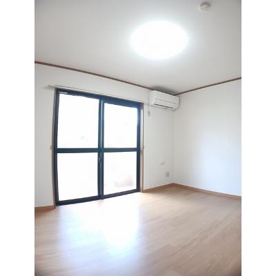 ジュネス黒髪 103【管理NO：1-010512201-01030】 ★家具家電は申し込み後に搬入します★の物件写真2