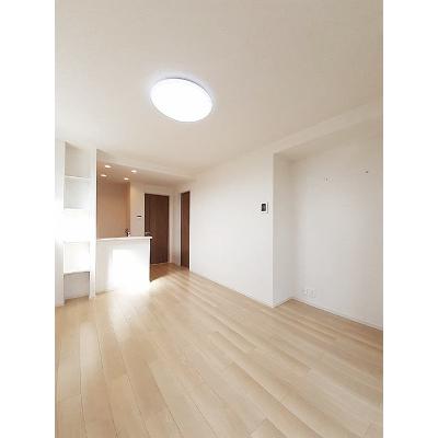フォルセティ 302【管理NO：1-027114301-03020】 2026年08月中旬入居可能の物件写真2