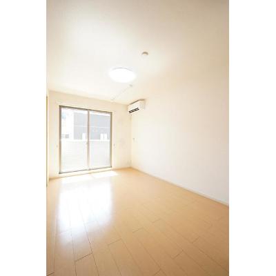 リビングコートＢ 102【管理NO：1-018567602-01020】 ★家具家電は申し込み後に搬入しますの物件写真2