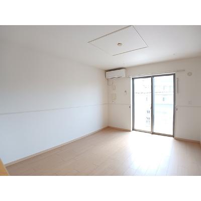 デュナスティ・Ⅱ 202【管理NO：1-019574601-02020】 ★家具家電は申し込み後に搬入します★の物件写真2