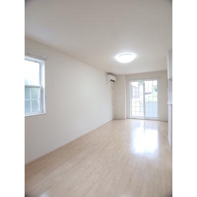 ＫＭ．２１１３ 103【管理NO：1-022387901-01030】 ★家具家電は申し込み後に搬入します★の物件写真2