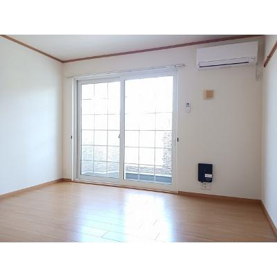 リバーコングラッツ 102【管理NO：1-012930901-01020】 ★家具家電は申し込み後に搬入します★の物件写真2