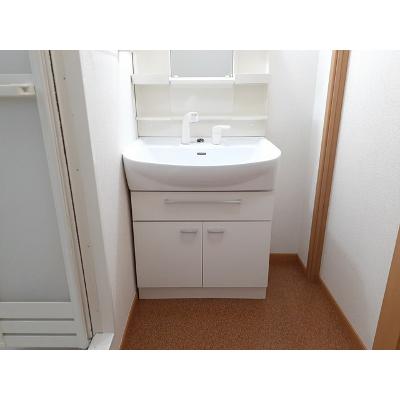 リバーコングラッツ 102【管理NO：1-012930901-01020】 ★家具家電は申し込み後に搬入します★の物件写真6
