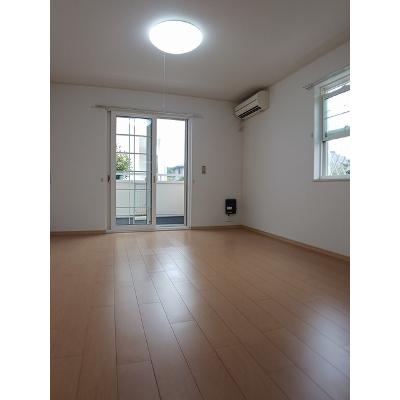 スペースＫⅡ 103【管理NO：1-016107702-01030】 ★家具家電は申し込み後に搬入します 2026年07月中旬入居可能の物件写真2