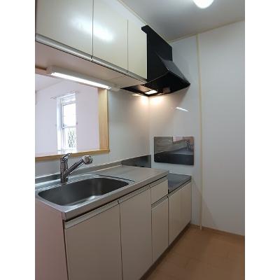 スペースＫⅡ 103【管理NO：1-016107702-01030】 ★家具家電は申し込み後に搬入します 2026年07月中旬入居可能の物件写真3