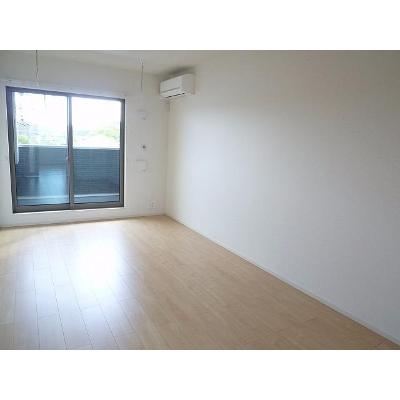 ロジェ 305【管理NO：1-024350501-03040】 ★家具家電は申し込み後に搬入します 2026年08月上旬入居可能の物件写真2