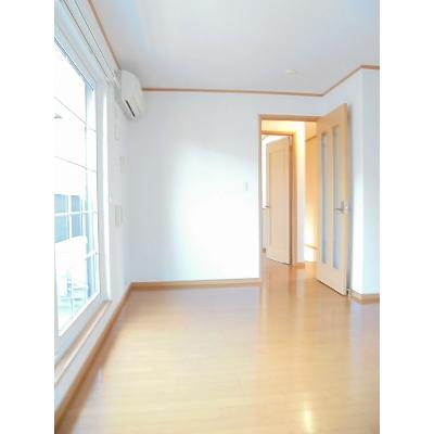 シュー．ラ．ニュアージュⅢ 201【管理NO：1-013137201-02010】 ★家具家電は申し込み後に搬入します 2026年08月上旬入居可能の物件写真2
