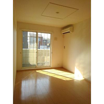 シャン・ド・フルール　Ｂ 101【管理NO：1-015979402-01010】 ★家具家電は申し込み後に搬入します★の物件写真2