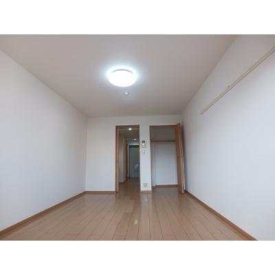 アドラブール 203【管理NO：1-012719101-02030】 ★家具家電は申し込み後に搬入します 2026年08月上旬入居可能の物件写真2