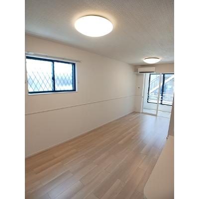 ステラ 105【管理NO：1-028501201-01040】 ★家具家電は申し込み後に搬入します★の物件写真2