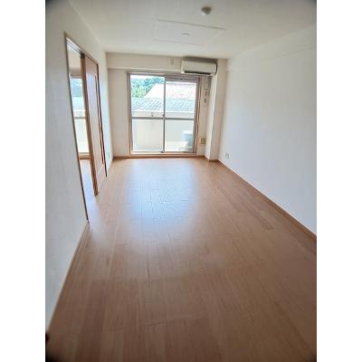 ラ．コスモス 303【管理NO：1-012583101-03030】 ★家具家電は申し込み後に搬入します★の物件写真2