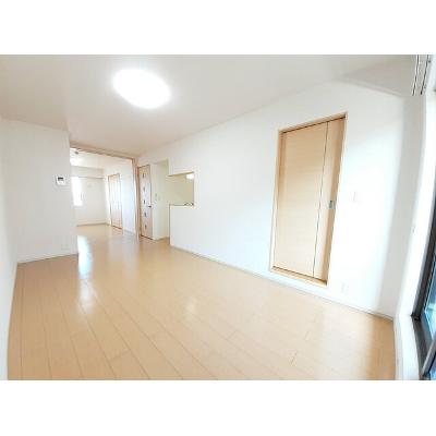 エスカーザ 302【管理NO：1-020246602-03020】 ★家具家電は申し込み後に搬入します★ ★2026年08月中旬入居可能★の物件写真2