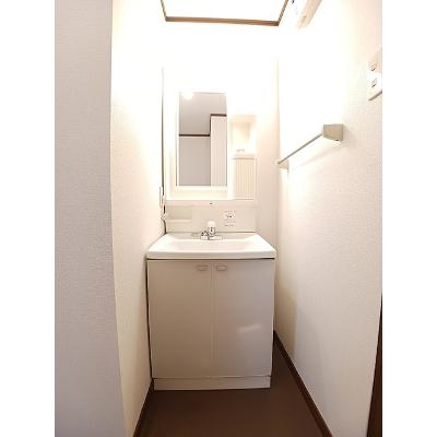 プレミール榎 203【管理NO：1-010493701-02030】 ★家具家電は申し込み後に搬入します★の物件写真6
