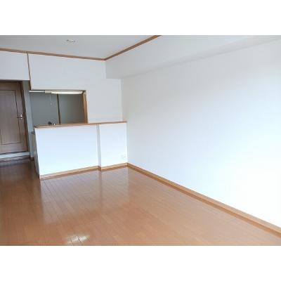 イズミティ・ヒルズ　弐番館 203【管理NO：1-012689002-02030】 ★家具家電は申し込み後に搬入します★の物件写真2