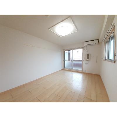 カモミール 404【管理NO：1-018112301-04040】 ★家具家電は申し込み後に搬入します★ ★2026年11月中旬入居可能★の物件写真2
