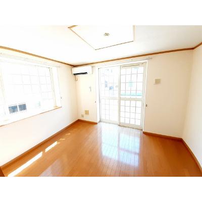 ＳｈａｍｒｏｃｋⅢ 101【管理NO：1-012104802-01010】 ★家具家電は申し込み後に搬入します★の物件写真2