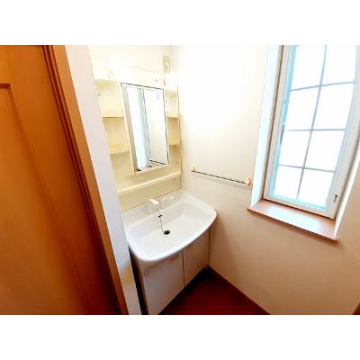 ＳｈａｍｒｏｃｋⅢ 101【管理NO：1-012104802-01010】 ★家具家電は申し込み後に搬入します★の物件写真6