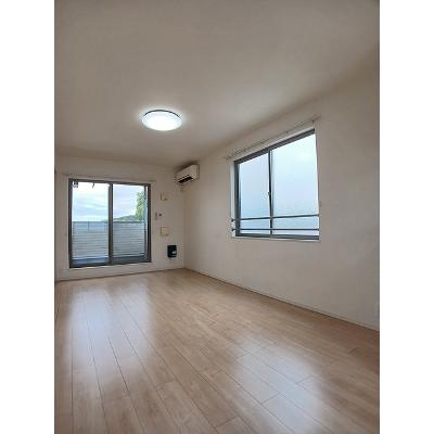 アインス 303【管理NO：1-022499801-03030】 ★家具家電は申し込み後に搬入しますの物件写真2