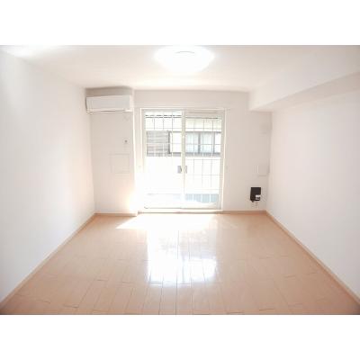 アイリス 105【管理NO：1-016672301-01040】 ★家具家電は申し込み後に搬入します 2026年08月下旬入居可能の物件写真2