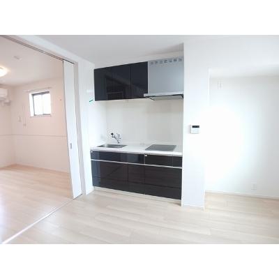 ブリリアンス 302【管理NO：1-028227101-03020】 ★家具家電は申し込み後に搬入します★の物件写真3