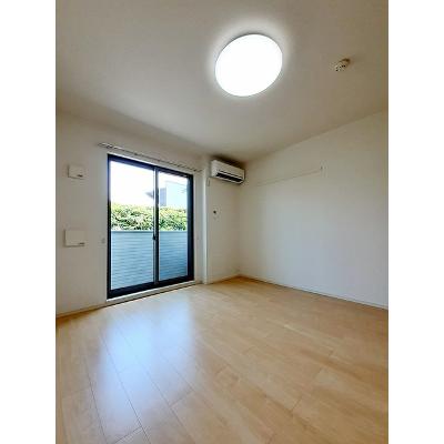 メイビオーラⅢ 103【管理NO：1-022513301-01030】 ★家具家電は申し込み後に搬入します★の物件写真2