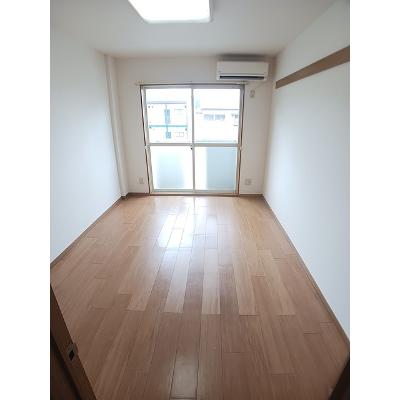 アヴィニールＡ 203【管理NO：1-009685101-02030】 ★家具家電は申し込み後に搬入します★の物件写真2